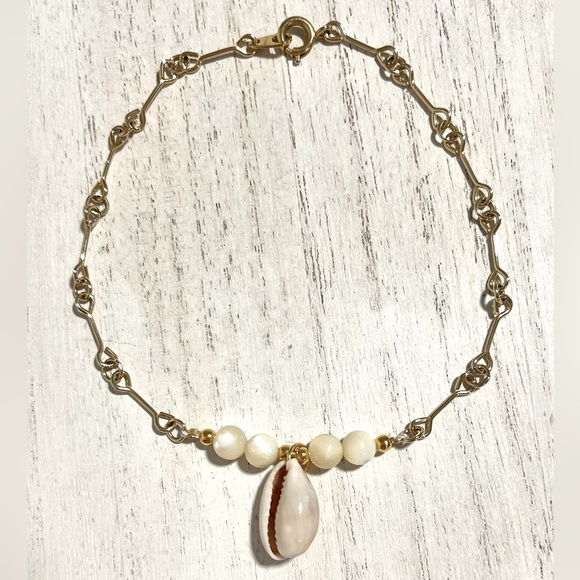 Anklet- Mother of Pearl Beads & Shell charm - Picture 2 of 4